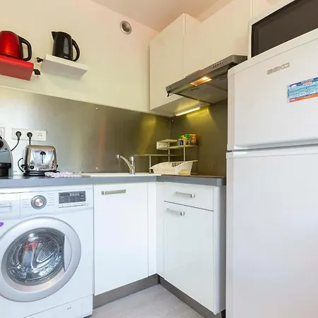 Renting Chez Laurent - 100m Beach Cosy Studio 2pers Center Apartment