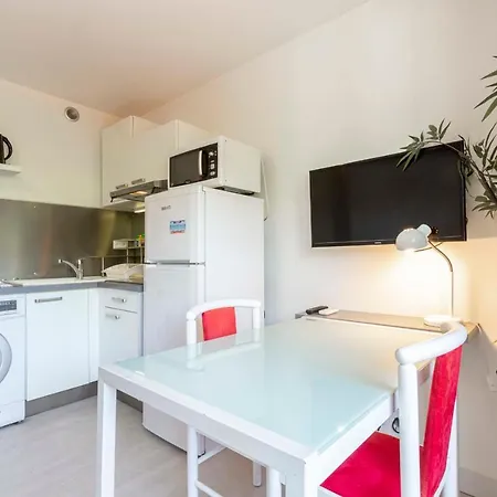 Renting Chez Laurent - 100m Beach Cosy Studio 2pers Center Antibes